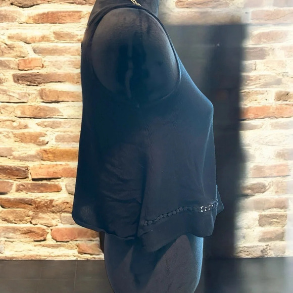 Lush size small black cropped tank top crochet tank top - Picture 4 of 6